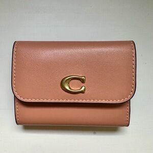 Coach Essential Card Holder Wallet